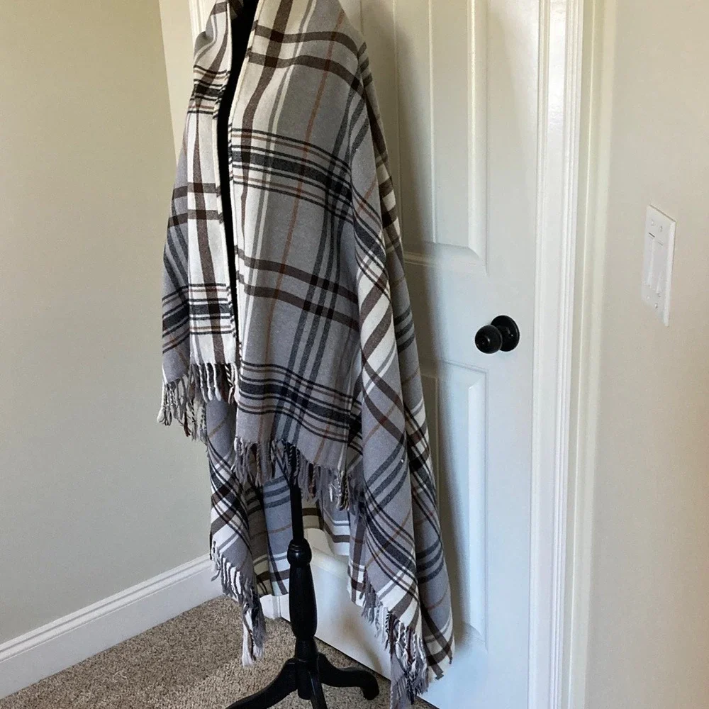 Plaid Fringe Blanket Shawl Scarf Grey‎ Cream Brown 25x63 Classic Preppy Fall